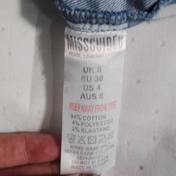 Missguided Denim Shorts - Picture 4 of 6